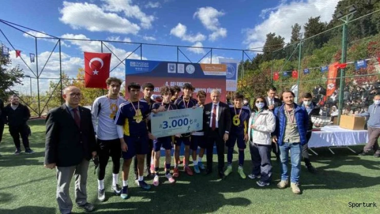 Üsküdar'da liseler arası turnuvanın şampiyonu belli oldu