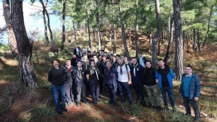 Altıeylül'lü gençler doğa yürüyüşü düzenledi