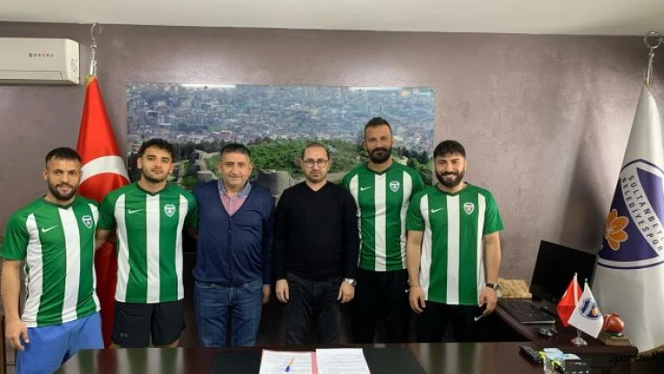 Sultanbeyli Belediyespor'da 5 kişi gitti, 4 kişi geldi