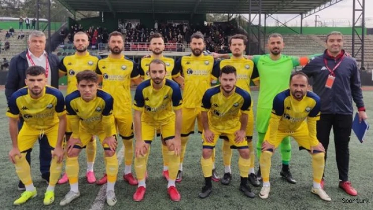 Küçükçekmece Sinopspor Çayırova'dan galibiyetle döndü