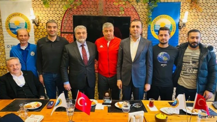 Küçükçekmece Sinopspor şampiyonluğa kenetlendi