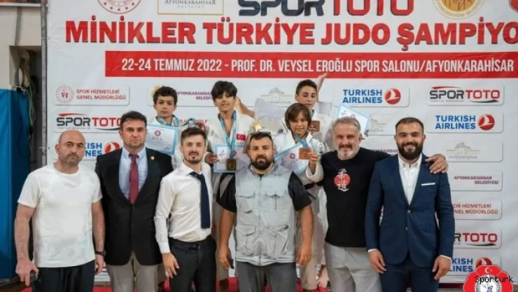 Afyonkarahisar'dan madalyalarla döndüler