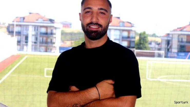 Ayberk Tamir imzayı attı