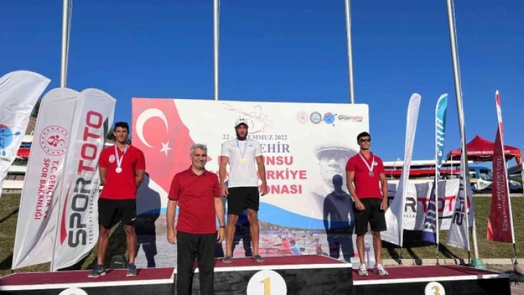 Milli Kanocu Mustafa Özmen, 6 altın ve 1 gümüş madalyanın sahibi oldu