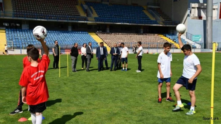 Vali Gürel, sporcularla bir araya geldi