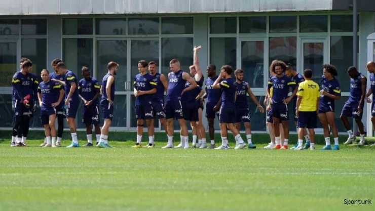 Altay Bayındır, Slovacko maçında riske edilmeyecek