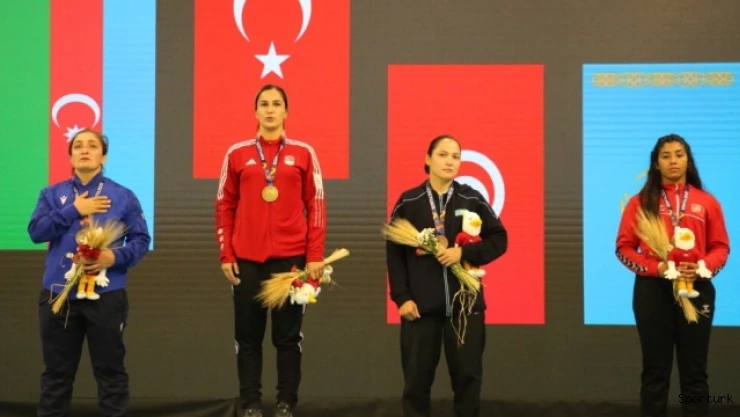 BARÜ mezunu Buse Tosun Çavuşoğlu'ndan altın madalya