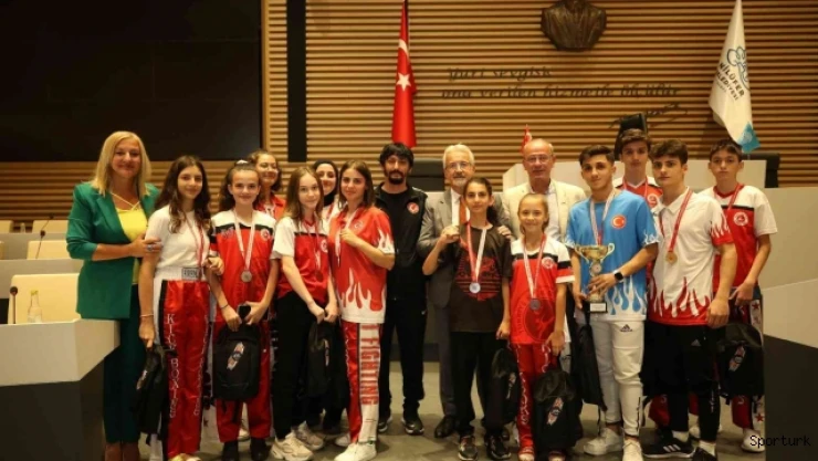 Başarılarını Başkan Turgay Erdem ile paylaştılar