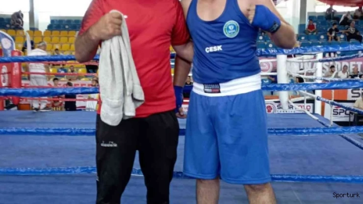 Çayırovalı Yaşar Efe Altıntaş Boksta Türkiye 2.si oldu