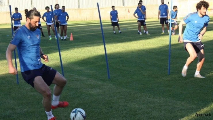 Elazığspor'da 30 futbolcu kamp kadrosunda