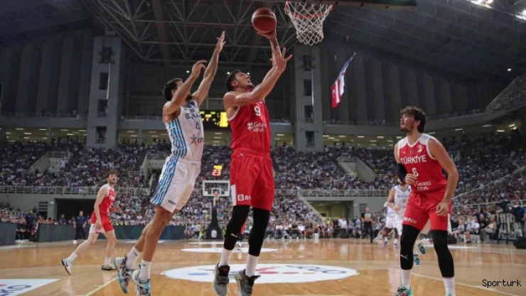 Frutti Extra Bursasporlu oyuncu Yiğitcan Saybir sakatlandı