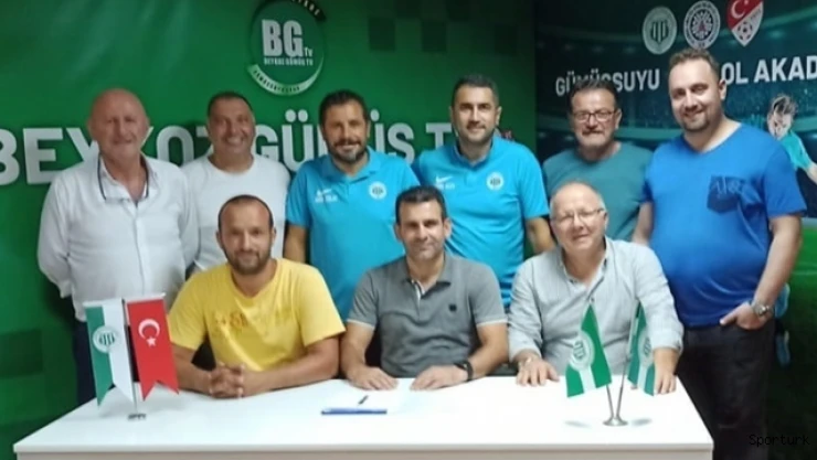Gümüşsuyuspor yeni sezon teknik ekibini tanıttı