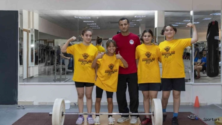 Mersinli halterciler, Konya'daki şampiyonadan madalya ile dönmeyi hedefliyor