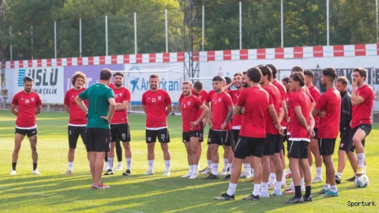Samsunspor'un kadrosunda çift pasaporta sahip 12 futbolcu bulunuyor
