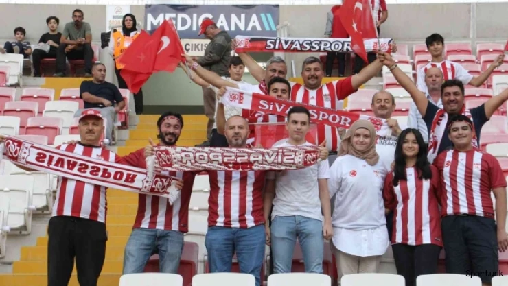 Sivassporlu taraftarlar Malmö maçına yoğun ilgi gösteriyor
