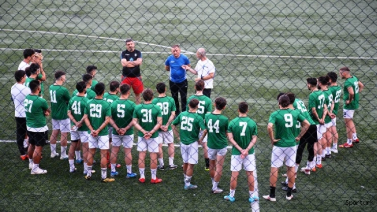 Yeşilova Esnafspor top başı yaptı