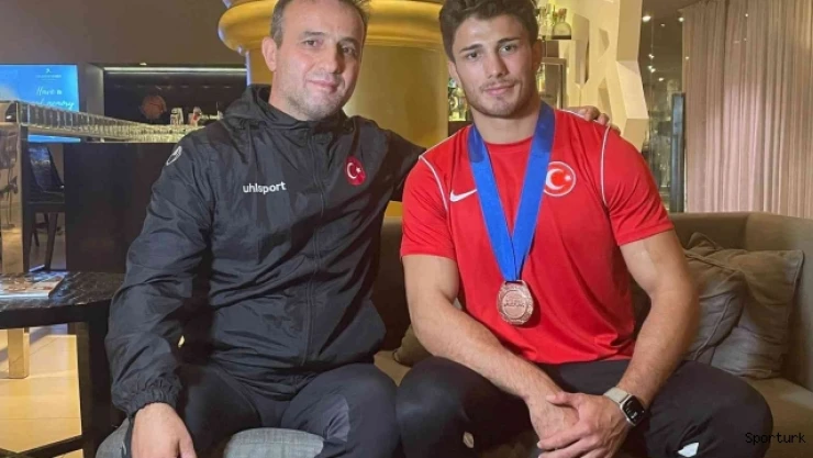 Aileden güreşçi: Yunus Emre Başar