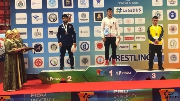 Büyükşehir'in sporcusu güreşte dünya şampiyonu oldu