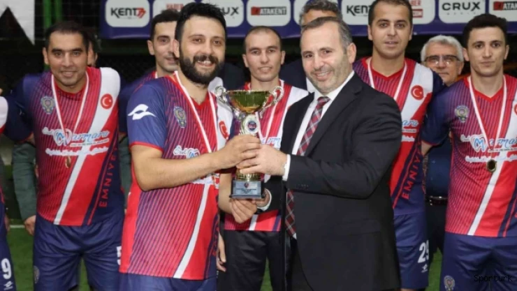 Kent Kupası Yalova Şehir Oyunları'nda şampiyon Yalova Emniyeti 2 oldu