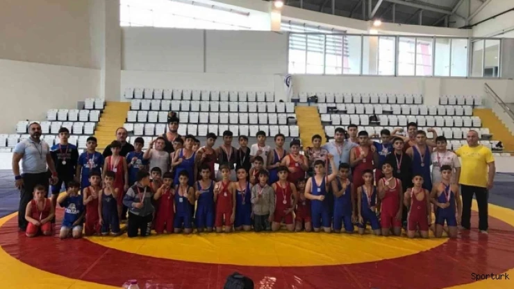 Amatör Spor Haftası, &quotSporun Enleri 2022" ödül töreni ile sona erdi