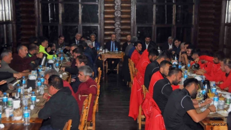 Başkan Akkaya'dan Akşehirspor'a motivasyon yemeği