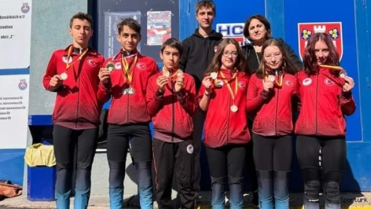 Çek Cumhuriyeti'nde Short Track Danubia -1 yarışmasında madalya yağmuru