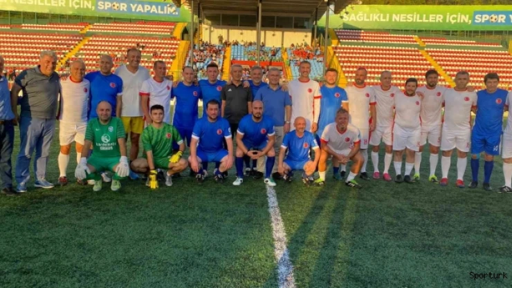 Futbolun şöhretleri Üsküdar'da buluştu