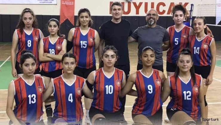 Kuyucaklı sporcular ilk resmi maçından galibiyetle döndü