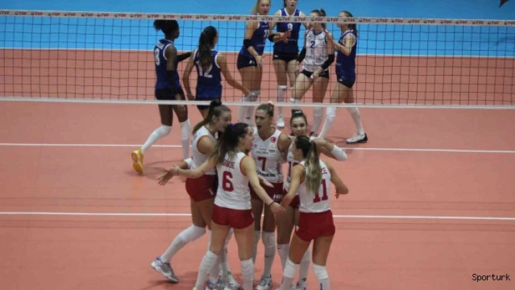 Manisa'da voleybol şöleni başladı