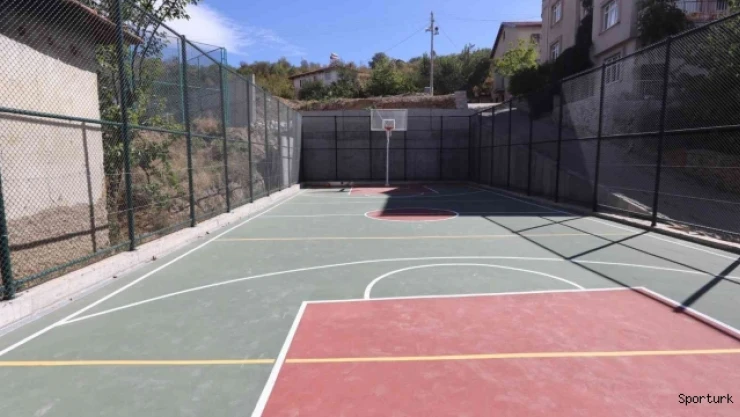 Şaphane MYO'da basketbol sahası hizmete girdi