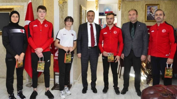 Gümüşhane'de dünya şampiyonları altınla ödüllendirildi