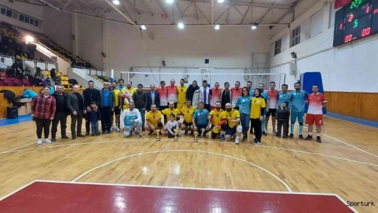 Kurumlar arasında düzenlenen 29 Ekim Cumhuriyet Bayramı Voleybol Turnuvası tamamlandı
