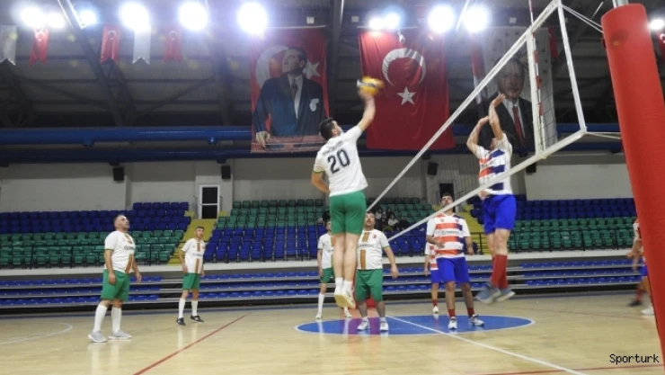 Kütahya'da voleybol turnuvası