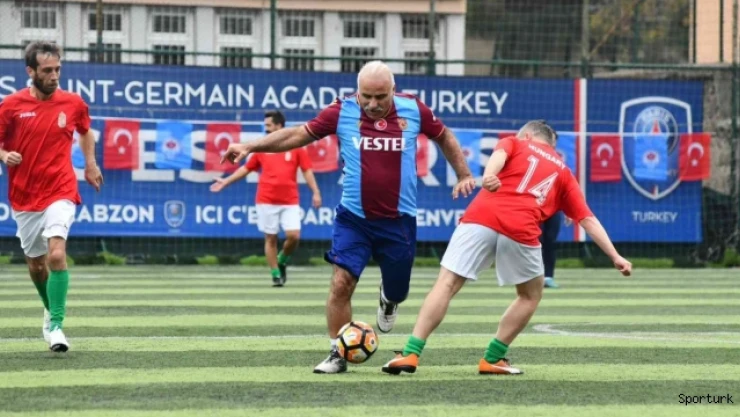 Trabzon il protokolü ve Macaristan heyeti arasındaki maçta kazanan dostluk oldu