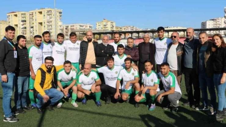 İş adamı Elaldı, DİESK'in maçını yerinde izledi