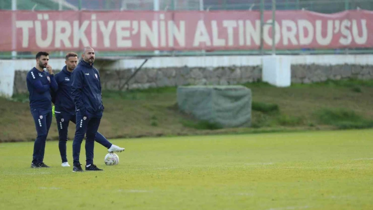 Altınordu, Gökhan Ünal ile kötü gidişe dur demek istiyor