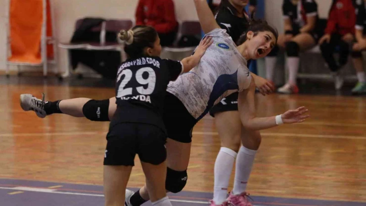 Bursa Büyükşehir Belediyespor ilk yarının son maçında Eskişehir Hentbol'a konuk olacak