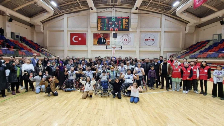 Demirkartal GSK, namağlup Bursa'yı devirerek devreye lider girdi