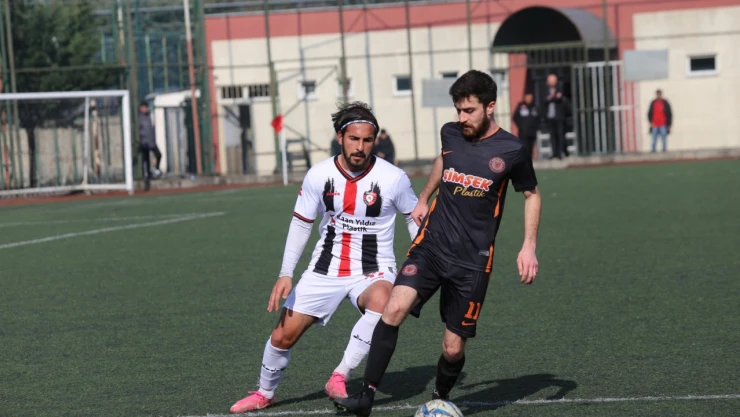 Gazi Mahallesispor kendini tehlikeye attı