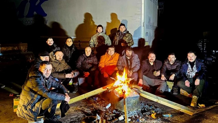 Gürpınarspor, depremzedeleri yalnız bırakmadı