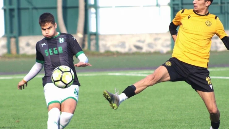 Hazırlık maçında Küçükçekmece galip 3-1