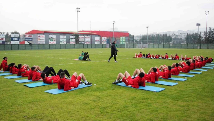 Karşıyaka, ikinci devre hazırlıklarına başladı