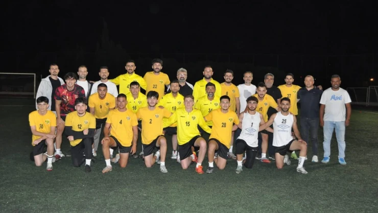 Kasapoğlu ve arkadaşlarından Çantaköyspor'a Moral Ziyareti