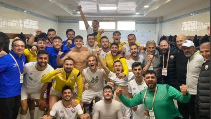Küçükçekmece Sinopspor, hasrete son verdi 2-1