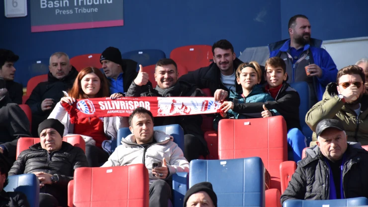 Mazlum Güçlü ailesi ile birlikte maçtaydı