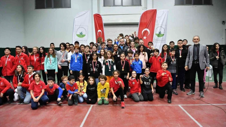 Osmangazi'de satranç ustaları madalyalarına kavuştu