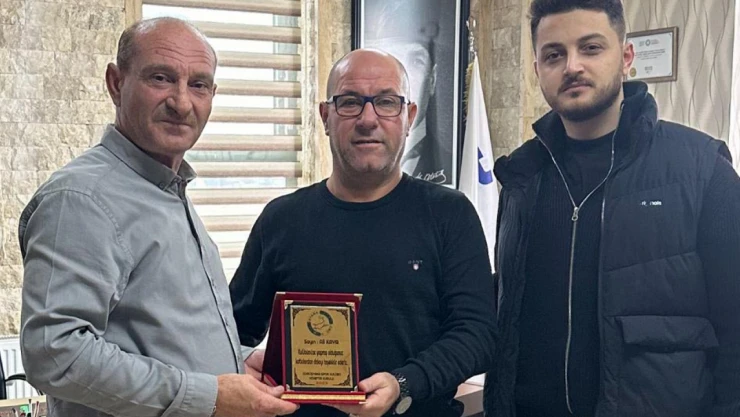 Özçakıcı, Akpolat Tekstil'e teşekkürler