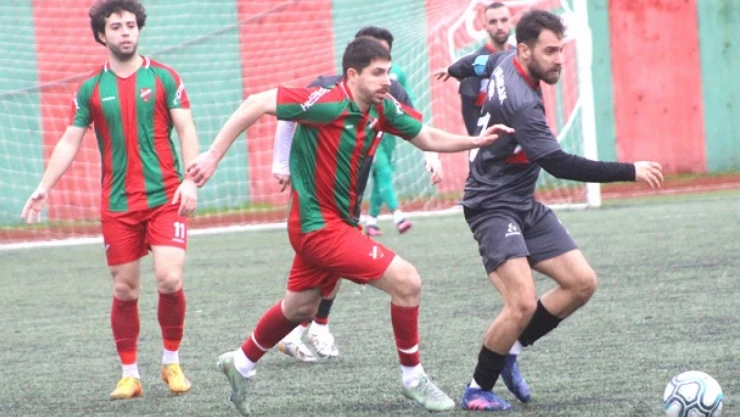 Paşabahçe 9 kişiyle zafere erişti 2-1