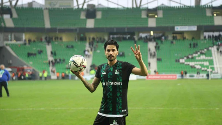 Sakaryaspor'u şampiyonluğa taşıyan oyuncu bu sene takımdan gönderildi