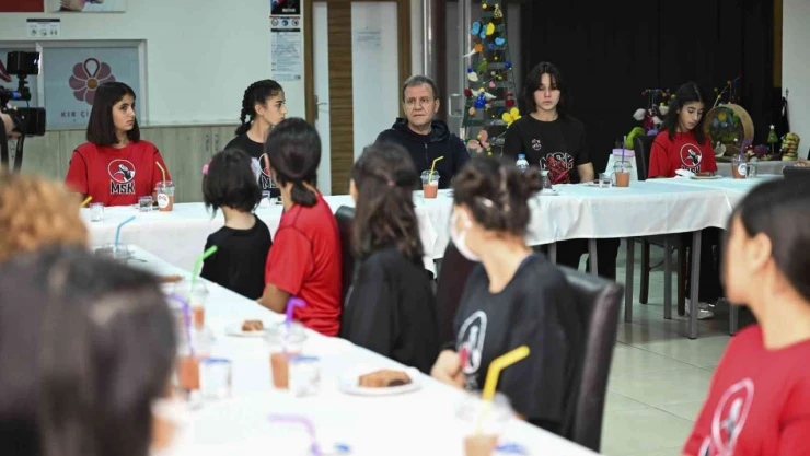 Seçer: 'Amacımız çiçeklerimizin iyi bir birey olarak yetişmelerini sağlamak'